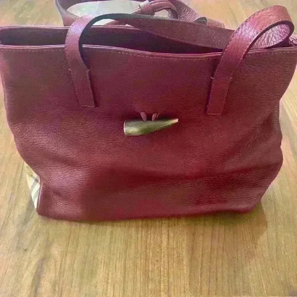 Vintage red shark tooth Burberry tote with dust bag - Picture 1 of 5